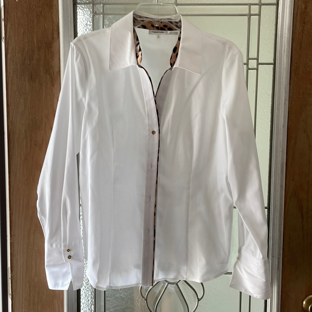 Calvin Klein White Botton up shirt